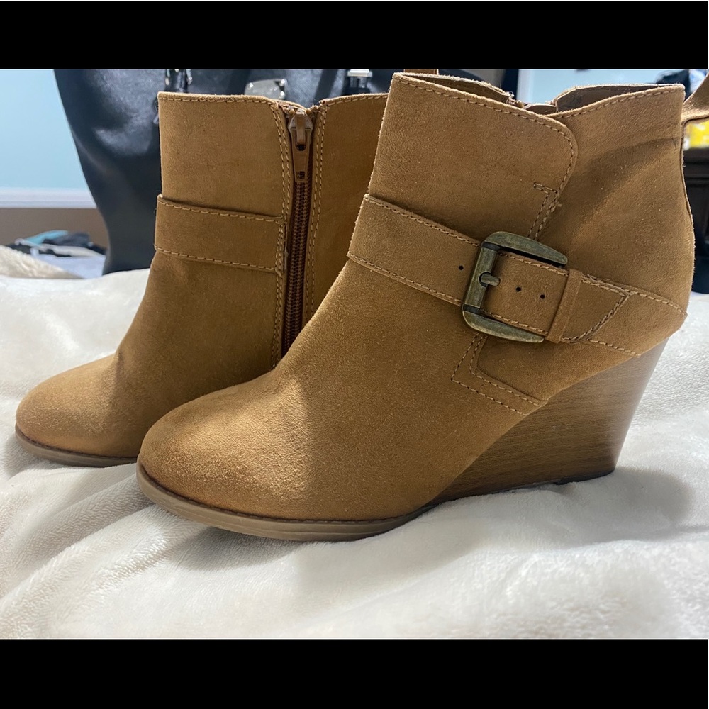 Nicole suede tan booties